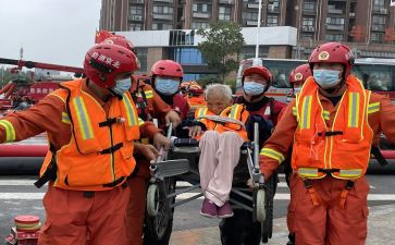 医院医生辞职报告8篇