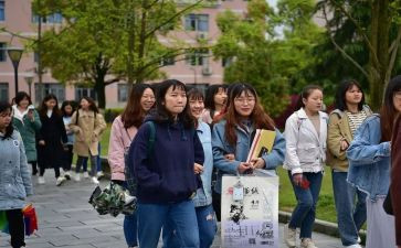 优秀大学生在校表现自我评价3篇